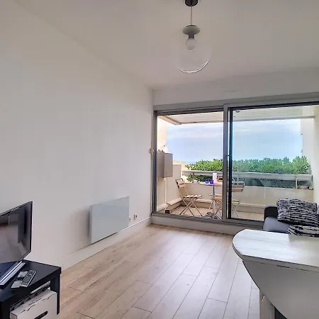 Renove Sur Avec Cabine, Parking Et Wifi - Fr-1-715-17 *