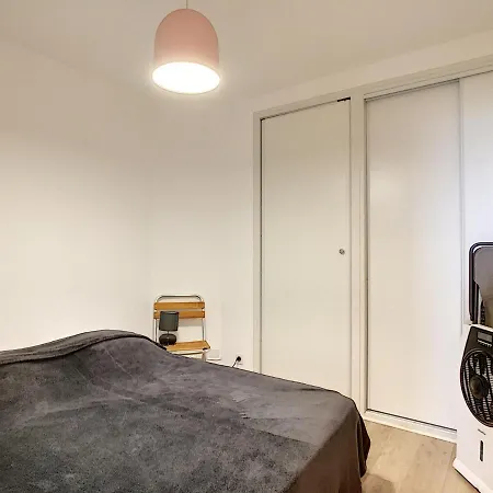 Renove Sur Avec Cabine, Parking Et Wifi - Fr-1-715-17
